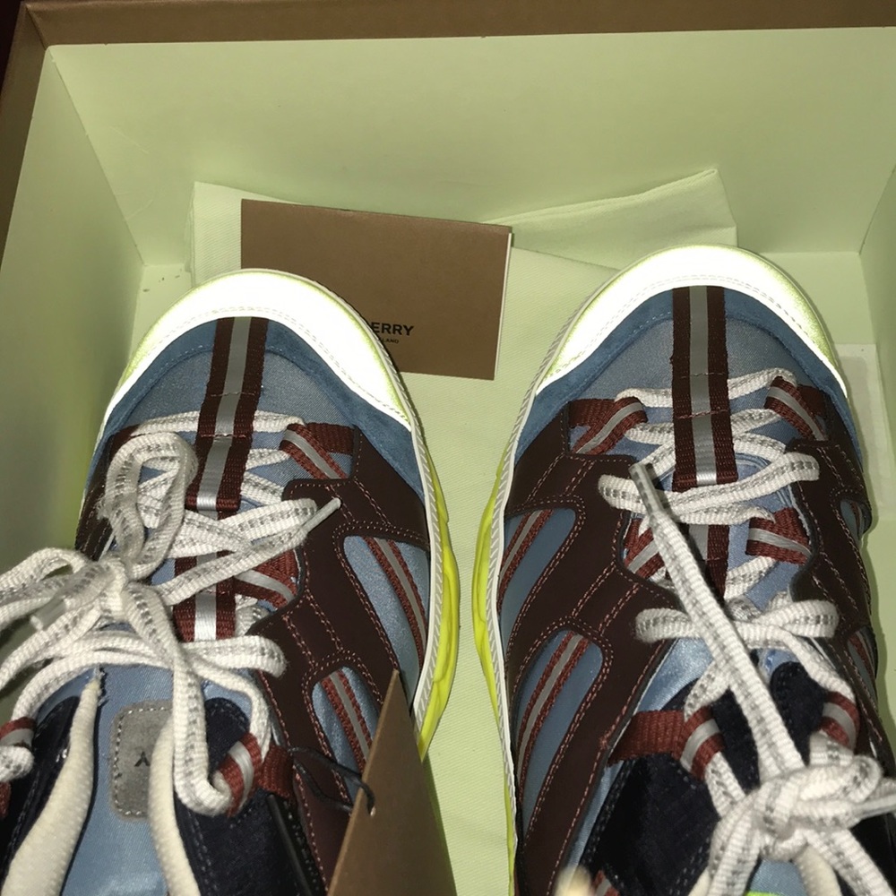 Burberry Nylon Nubuck Suede-Union - Picture 8 of 8